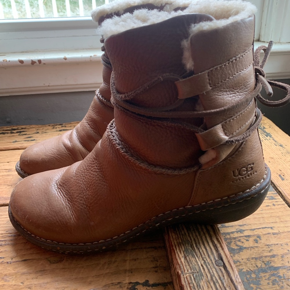 UGG Caspia leather ankle boot